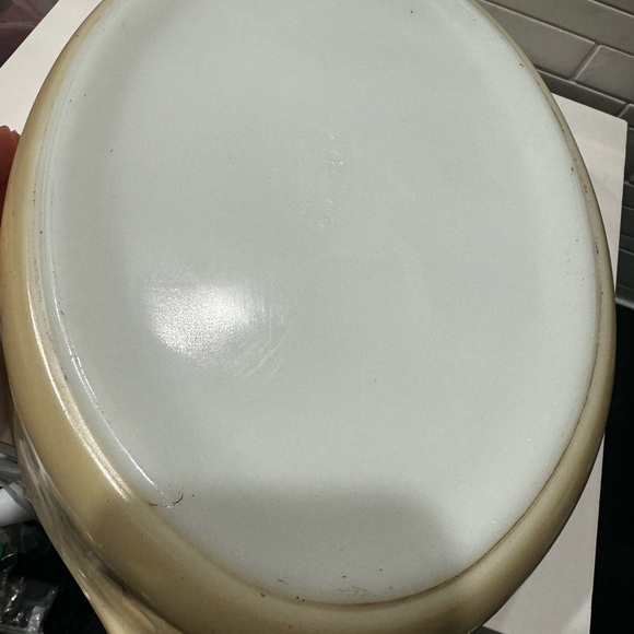 Vintage Pyrex Golden Hearts 2.5 Quart Casserole with Glass Lid Made In USA - Picture 5 of 13